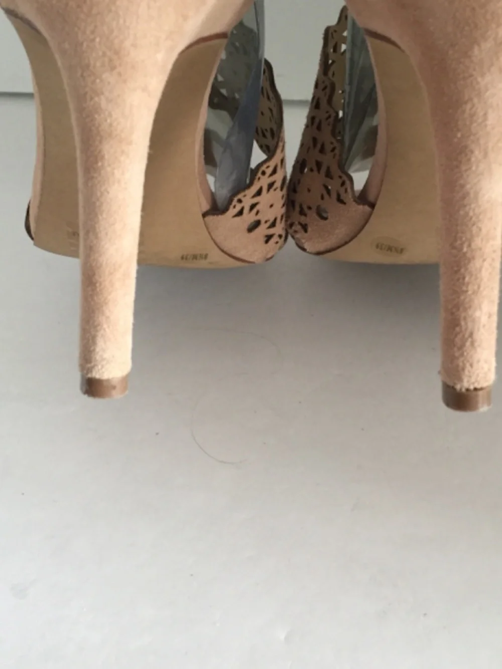 Jessica Simpson Jastia 8.5 Beige Suede Laser Cut Strappy Stiletto Heels EUC